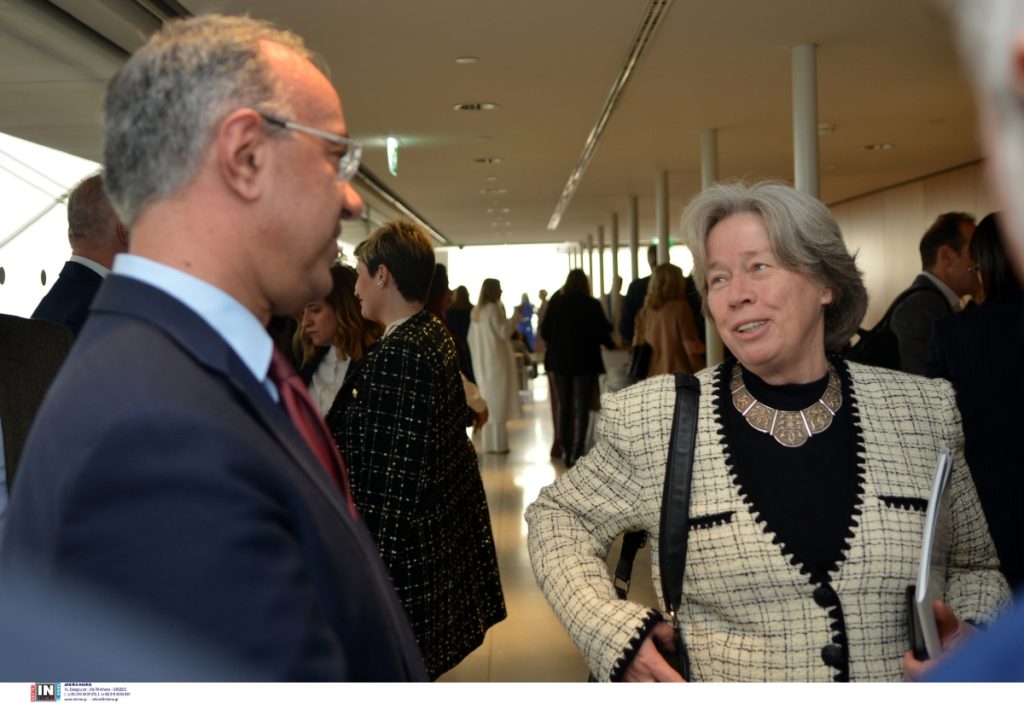 Η Λινού στην Βουλή ζητά μετάφραση του κειμένου του Παγκοσμίου Οργανισμού Υγείας, vid
