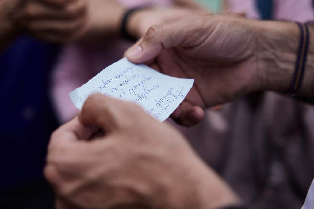«Κυριάκο, μια σέλφι θέλω»!!! Ρακές και μαντινάδες για τον Μητσοτάκη στην Σητεία, vid