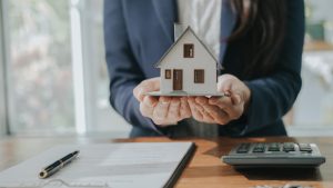 Εξωδικαστικός Μηχανισμός: Πώς επωφελούνται οι οφειλέτες που δεν θέλουν να χάσουν τα σπίτια τους
