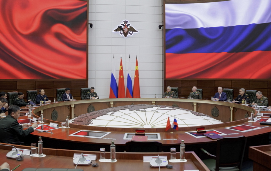 Ρωσία και Κίνα: Ραγδαίες οικονομικές εξελίξεις και στο βάθος «ψηφιακό χάραγμα»
