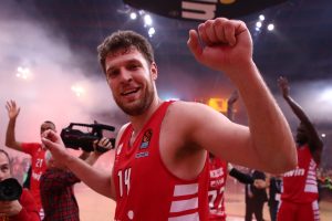 MVP της Ευρωλίγκας ο Βεζένκοφ