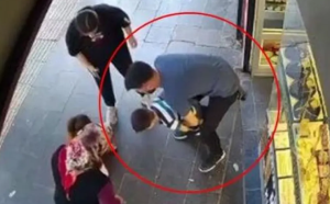 Δραματικό ΒΙΝΤΕΟ! Με…λαβή Χάιμλιχ έσωσαν 5χρονο παιδί που πνιγόταν