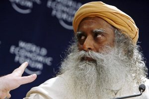 O Sadhguru και τα…δαχτυλίδια: «Προσκαλείτε αρνητικές δυνάμεις», vid