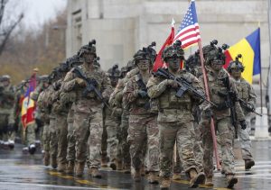 Συνταγματάρχης McGregor: Αμερικανοί αξιωματικοί συμμετέχουν στον πόλεμο κατά της Ρωσίας – ΒΙΝΤΕΟ