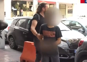 Αθήνα: Συνελήφθησαν δύο αλλοδαποί που συνεπλάκησαν μεταξύ τους! Κατασχέθηκε υποπολυβόλο ρέπλικα!!!!!!!!!