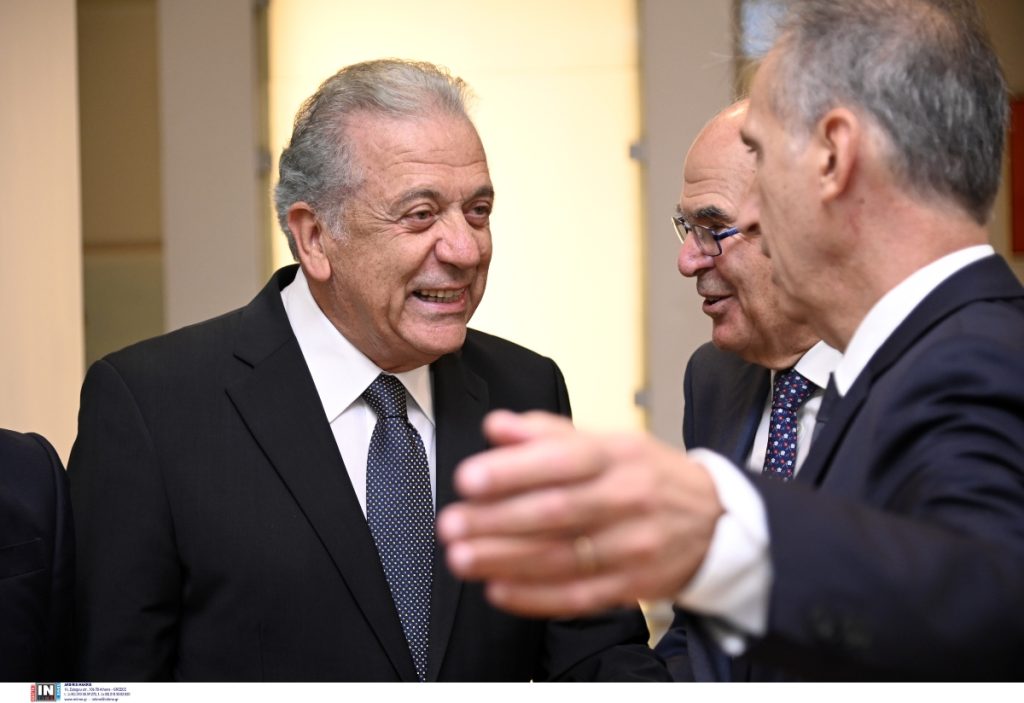 Αβραμόπουλος: Πρωτόγνωρη στα διπλωματικά χρονικά η συμπεριφορά του Βρετανού πρωθυπουργού