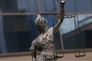 Συγκέντρωση διαμαρτυρίας των δικηγόρων κατά του νέου Δικαστικού Χάρτη και αποχή