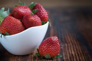Φράουλες: Το νόστιμο και θρεπτικό φρούτο- Ποιοι χρειάζεται να το αποφεύγουν