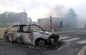 Εμπόλεμη ζώνη η Γαλλία!!! Ο Μακρόν κατεβάζει τεθωρακισμένα – ΒΙΝΤΕΟ «Αποκάλυψης»