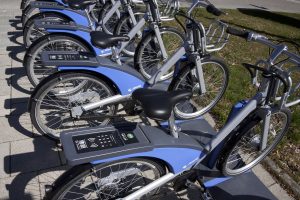 Σε ποιο δήμο μπαίνει στη ζωή των κατοίκων η “βιώσιμη μικροκινητικότητα” και το σύστημα κοινόχρηστων ποδηλάτων με GPS