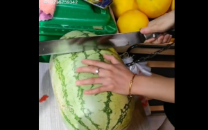 Μαχαίρια παρακολουθούν ιδιοκτήτες;;; Σοκαριστικό ΒΙΝΤΕΟ από την Κίνα