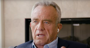 Ο Robert F. Kennedy Jr.: Έχει τρελάνει τους Δημοκρατικούς – Πόσο τον φοβούνται