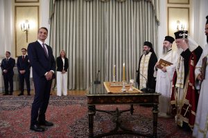 Ορκίστηκε ο Μητσοτάκης: Για δεύτερη φορά πρωθυπουργός