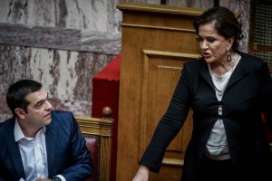 Ντόρα Μπακογιάννη: «Δεν βλέπω πως μπορεί ο ΣΥΡΙΖΑ να συνεχίσει χωρίς τον Τσίπρα» (video)