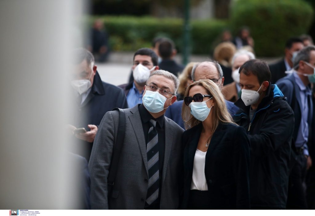 Ο Βασιλακόπουλος των εμβολίων διαφημίζει την…υποψηφιότητά του, vid