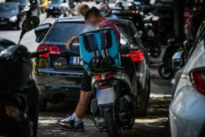 Καύσωνας: Ποιές ώρες απαγορεύεται σήμερα το delivery – Τα μέτρα για δημόσιο-ιδ. τομέα