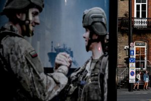 «Αυτό θα ήταν το τέλος του ΝΑΤΟ»: Απότομη προσγείωση από Αμερικανό για Ρωσία, vid