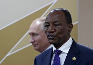 Αφρικανοί ζητάνε από τον Πούτιν να «τελειώσει» τη Δύση και εκείνος γελάει, vid