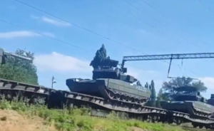 Ρωσία: Συνεχίζεται η μεταφορά αρμάτων μάχης στην Ουκρανία, vid