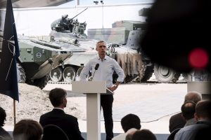 Ευρωβουλευτής «φωνάζει» την αλήθεια στον Στόλτενμπεργκ: Μισό εκατομμύριο νεκροί Ουκρανοί, vid