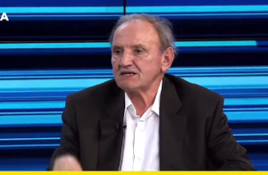 Τζουμάκας: «Μεταβατικός αρχηγός ο Κασσελάκης, θα δούμε αν αποτελεί μία ακόμη φάρσα» (vid)
