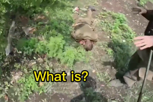 ΒΙΝΤΕΟ-σοκ: Στρατιώτης αρνείται να παραδοθεί και ανατινάσσεται