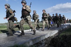 Έτσι κρύβονται οι Ουκρανοί για να μην πάνε στρατό! Το απόλυτο Ε-Π-Ο-Σ!!!