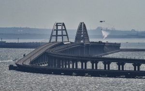 Ύποπτο περιστατικό στην γέφυρα της Κριμαίας