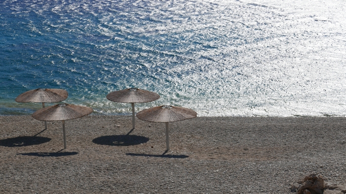 Τρομακτικό ΒΙΝΤΕΟ: Βρέθηκε με το παιδί του μόλις λίγα εκατοστά από καρχαρία