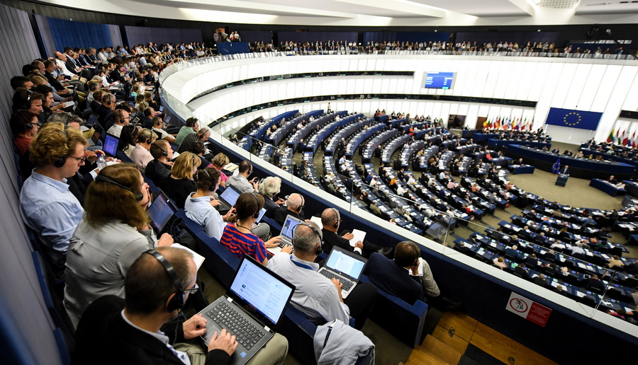«Ντρέπομαι»: Ομιλία φωτιά από ευρωβουλευτή για το Ισλάμ και την γυναίκα στην Ευρώπη, vid