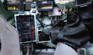 Ρώσοι πήραν ως τρόπαιο γεμάτο πυρομαχικά γαλλικό άρμα, vid