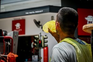 Ξέσπασμα μετεωρολόγου για τις κινδυνολογίες για τους καύσωνες: «Όποιος παίζει με τον καιρό ξεφτιλίζεται»