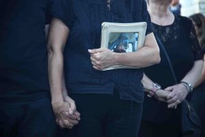 Κιλκίς: Έγινε η κηδεία του ήρωα πιλότου Περικλή Στεφανίδη – Παρόν ο Μητσοτάκης