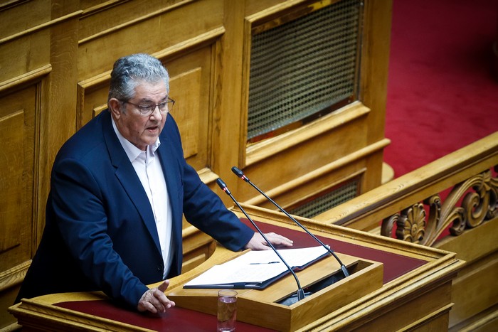 Ρώτησαν τον Κουτσούμπα τι θα γίνει αν το ΚΚΕ αναλάβει την εξουσία της χώρας, vid