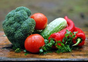 Λαχανικά με άμυλο: Μελέτη για το πώς σχετίζονται με την πρόσληψη βάρους στη μέση ηλικία