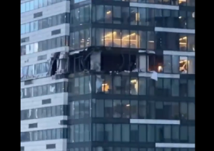 Μόσχα: Το κτίριο που δέχθηκε την επίθεση από ουκρανικό drones, vid