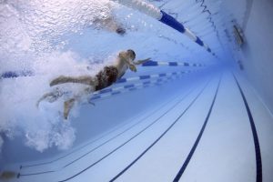 Γερμανία: Διαστάσεις παίρνουν τα επεισόδια σε δημόσιες πισίνες από “νεαρούς μεταναστευτικού και μη υποβάθρου” (video)