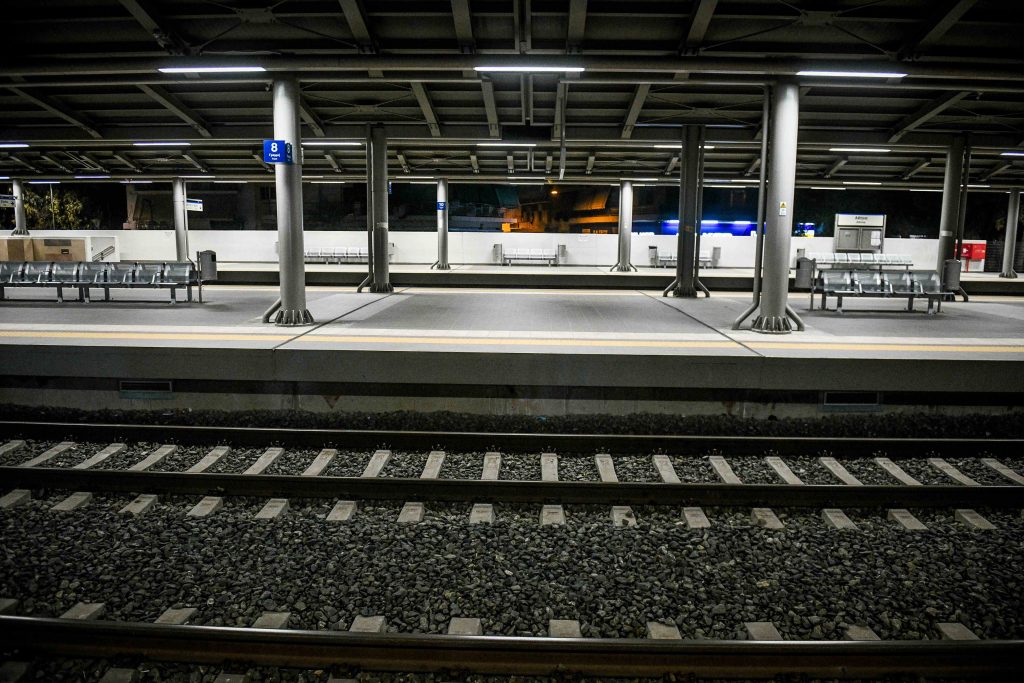 Σημαντικές καθυστερήσεις στα δρομολόγια του Προαστιακού Αθηνών λόγω τεχνικού προβλήματος