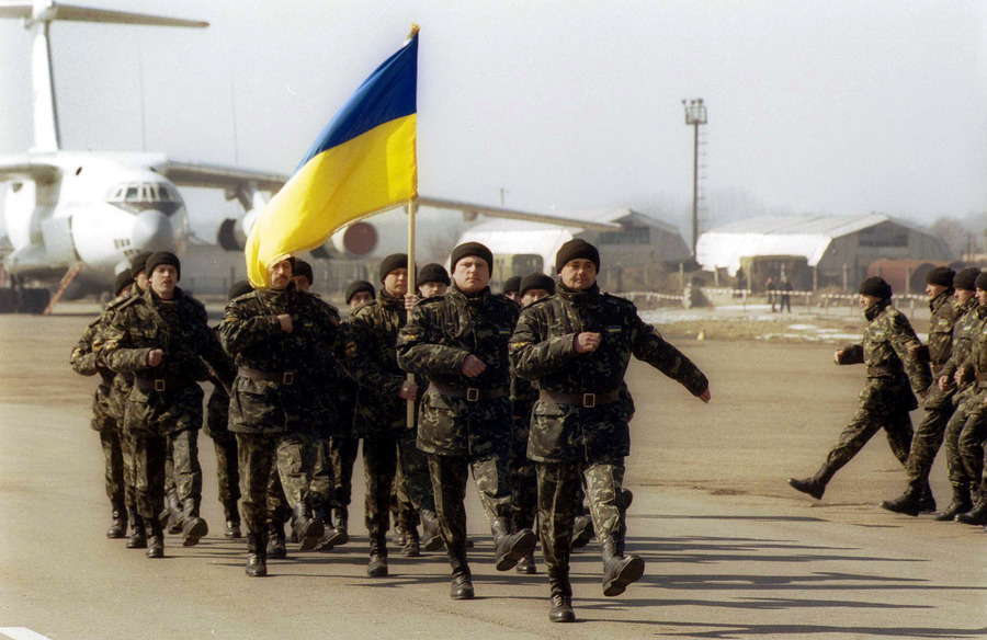 Ουκρανία: Στρατιωτικοί σαν κοινοί απαγωγείς βάζουν πολίτες στα οχήματα, vid