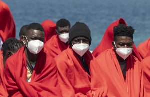 Ισπανία: Περισσότεροι από 1.000 μετανάστες έφτασαν χθες στα Κανάρια Νησιά!