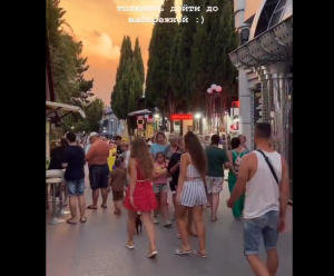 Δεν πέφτει καρφίτσα στην τουριστική Κριμαία, vid