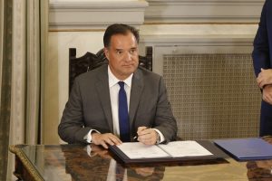 Γεωργιάδης: Δεν θα ισχύσουν αναδρομικά οι τριετίες, vid