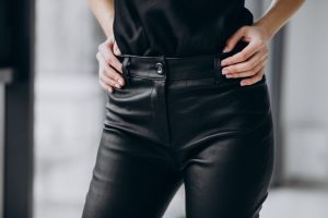 Μπήκε μέσα ενώ σφουγγάρισε! Δείτε την συνέχεια
