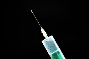 Γέμισαν τους δρόμους της Δύσης με ναρκομανείς και τώρα βγαίνουν ΕΜΒΟΛΙΑ για να “σώσουν” τους εθισμένους – Ποιος τα χρηματοδοτεί
