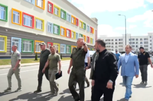 ΒΙΝΤΕΟ: Συνεχίζεται το χτίσιμο της Μαριούπολης από την αρχή…