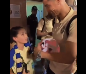 Συγκινητικό στιγμιότυπο του Ρονάλντο με τυφλή θαυμάστριά του, vid