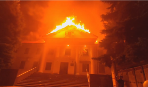 Το ουκρανονάτο έπληξε με βόμβες διασποράς κατοικίες στο Ντονέτσκ! – vid