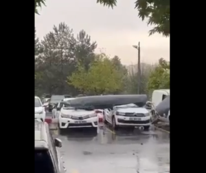 Απίστευτο συμβάν στην Άγκυρα!! Δεξαμενή καυσίμων από F-4 μαχητικό έπεσε σε ΙΧ, vid