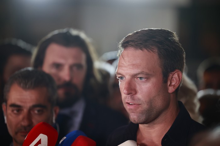 Κασσελάκης σε δημοσιογράφο: «Είσαι και ποιητής»! ΒΙΝΤΕΟ