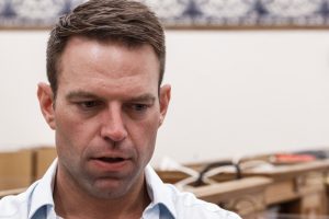 Έκανε επίδειξη σωματικών ικανοτήτων σε σχολείο ΑΜΕΑ! Νέα «θύελλα» με Κασσελάκη, vid